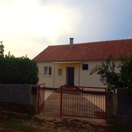 Villa Kuca Za Odmor Mile Drniš Exterior foto
