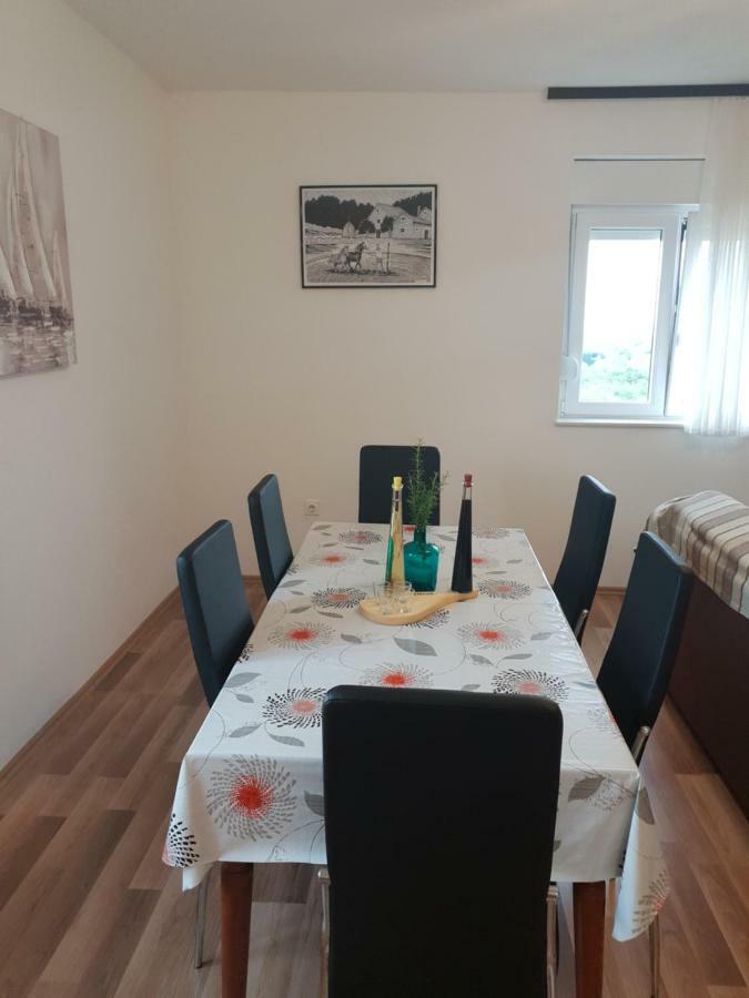 Villa Kuca Za Odmor Mile Drniš Exterior foto