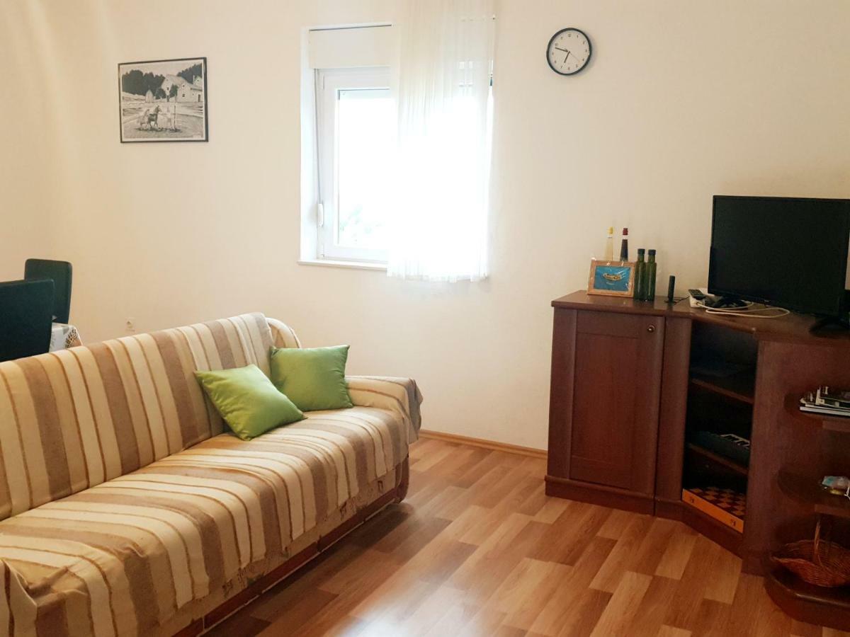 Villa Kuca Za Odmor Mile Drniš Exterior foto
