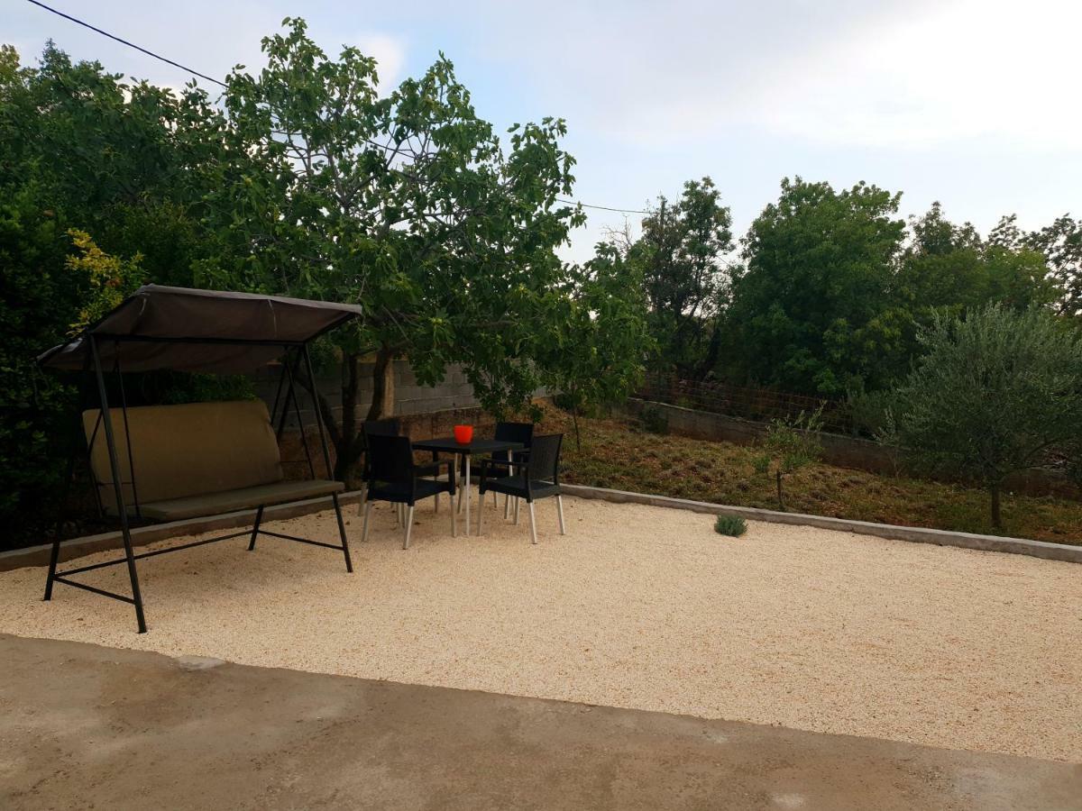 Villa Kuca Za Odmor Mile Drniš Exterior foto